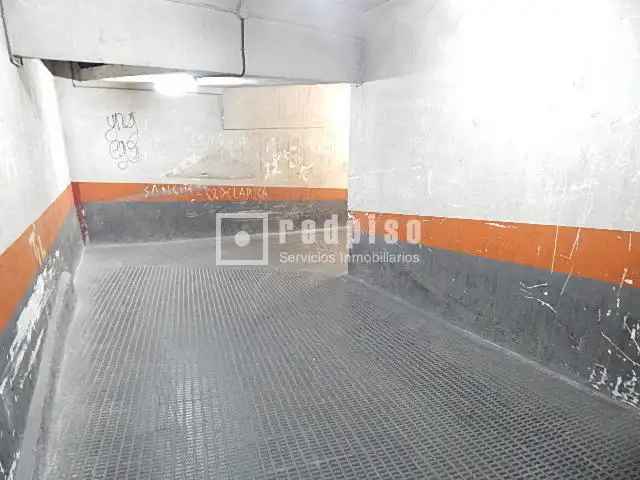 Parkplatz von Garage zum Verkauf in Madrid