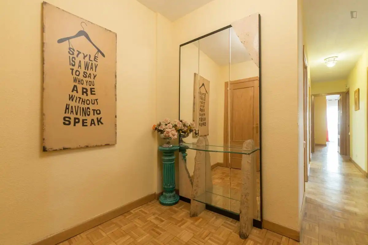 Habitación en Reyes Católicos