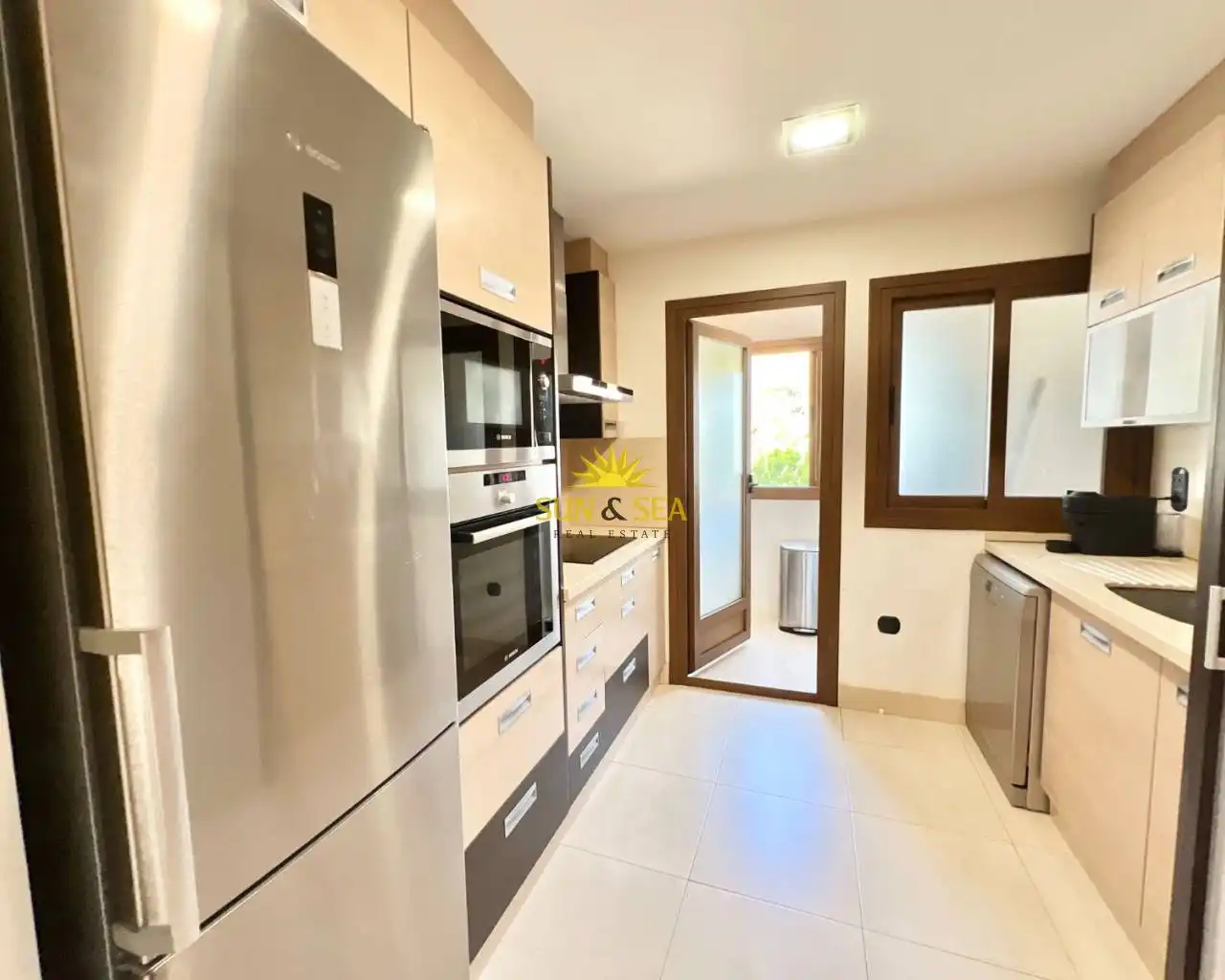 Cocina de Apartamento de alquiler en Guardamar del Segura con Aire acondicionado, Calefacción y Piscina