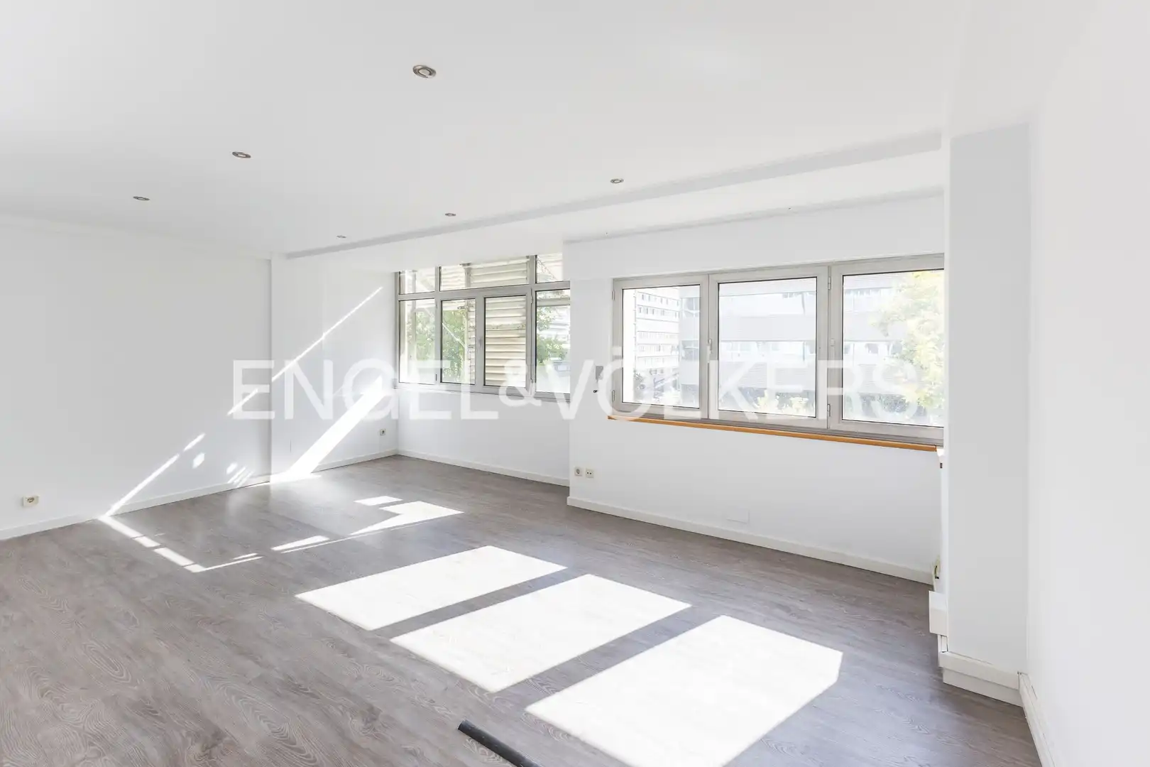 Wohnzimmer von Wohnung zur Miete in Madrid mit Heizung und Privatgarten