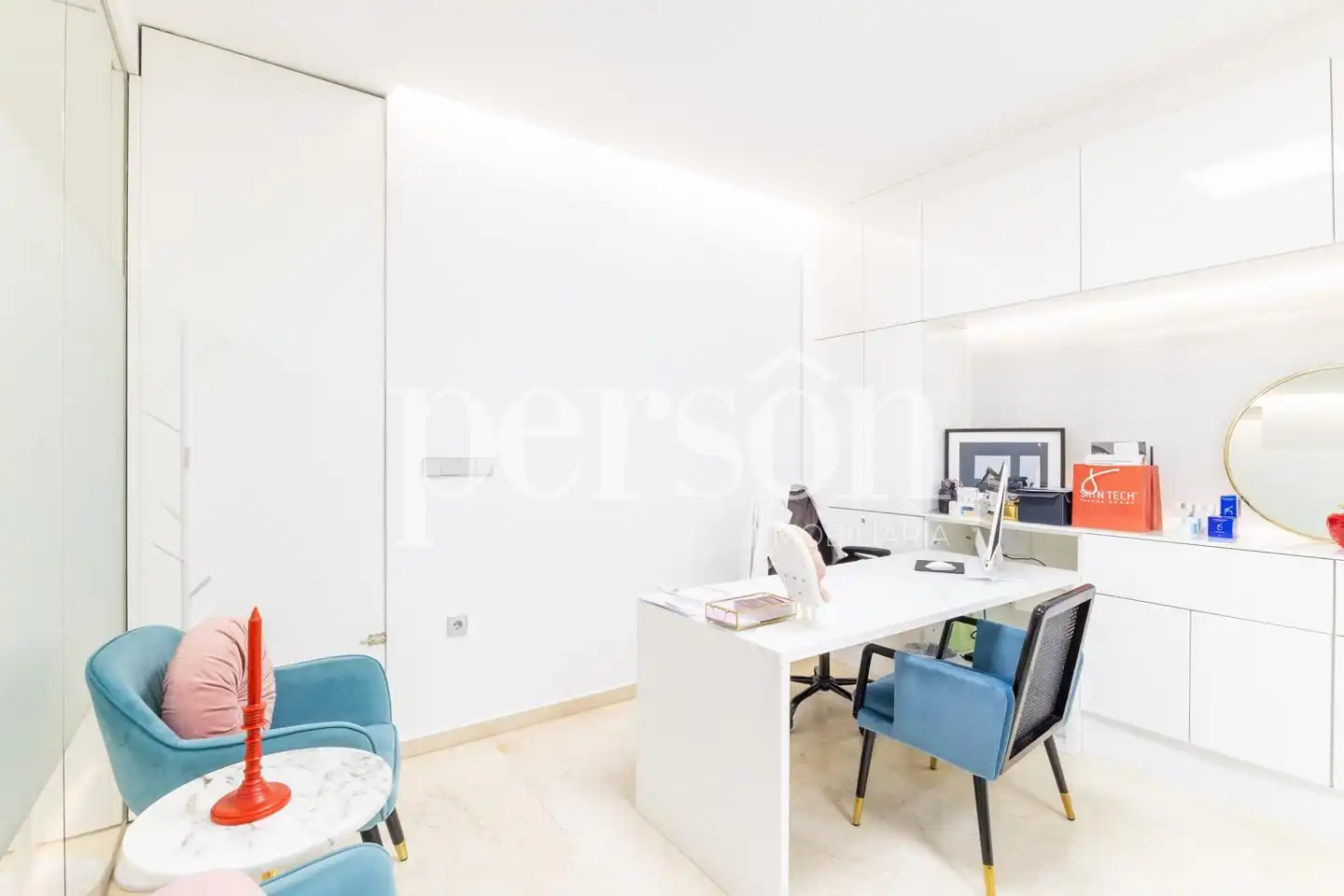 Habitación de Local en venta en Valencia con Aire acondicionado