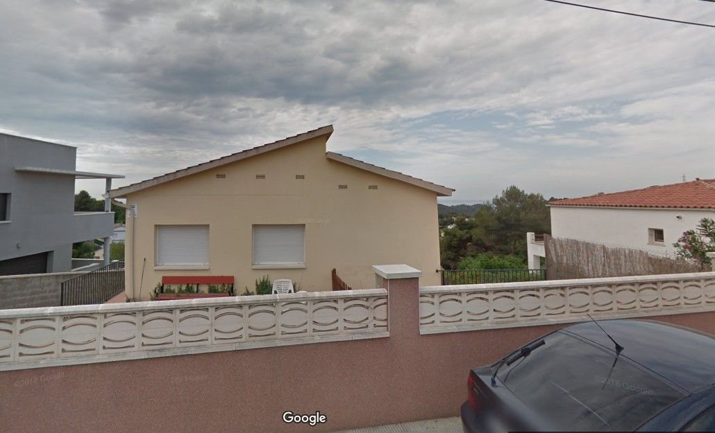 Vista exterior de Casa o xalet en venda en Cunit amb Piscina comunitària