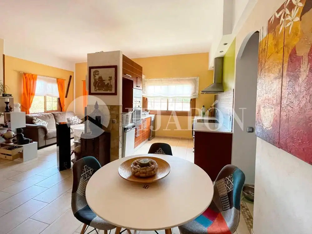 Cuina de Casa o xalet en venda en Alella amb Jardí privat, Terrassa i Traster