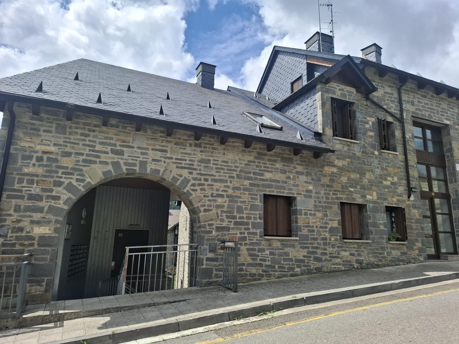 Vista exterior de Estudio en venta en Biescas