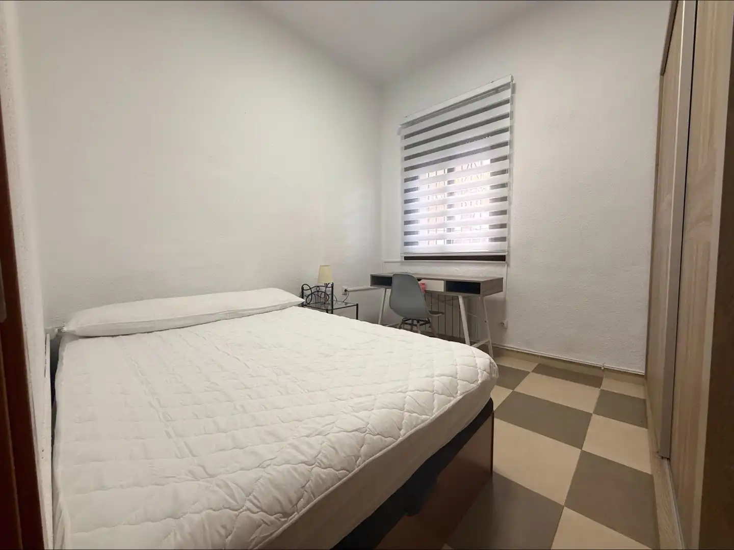 Bedroom of Flat for rent in Granada  with Air Conditioner, Heating and Furnished