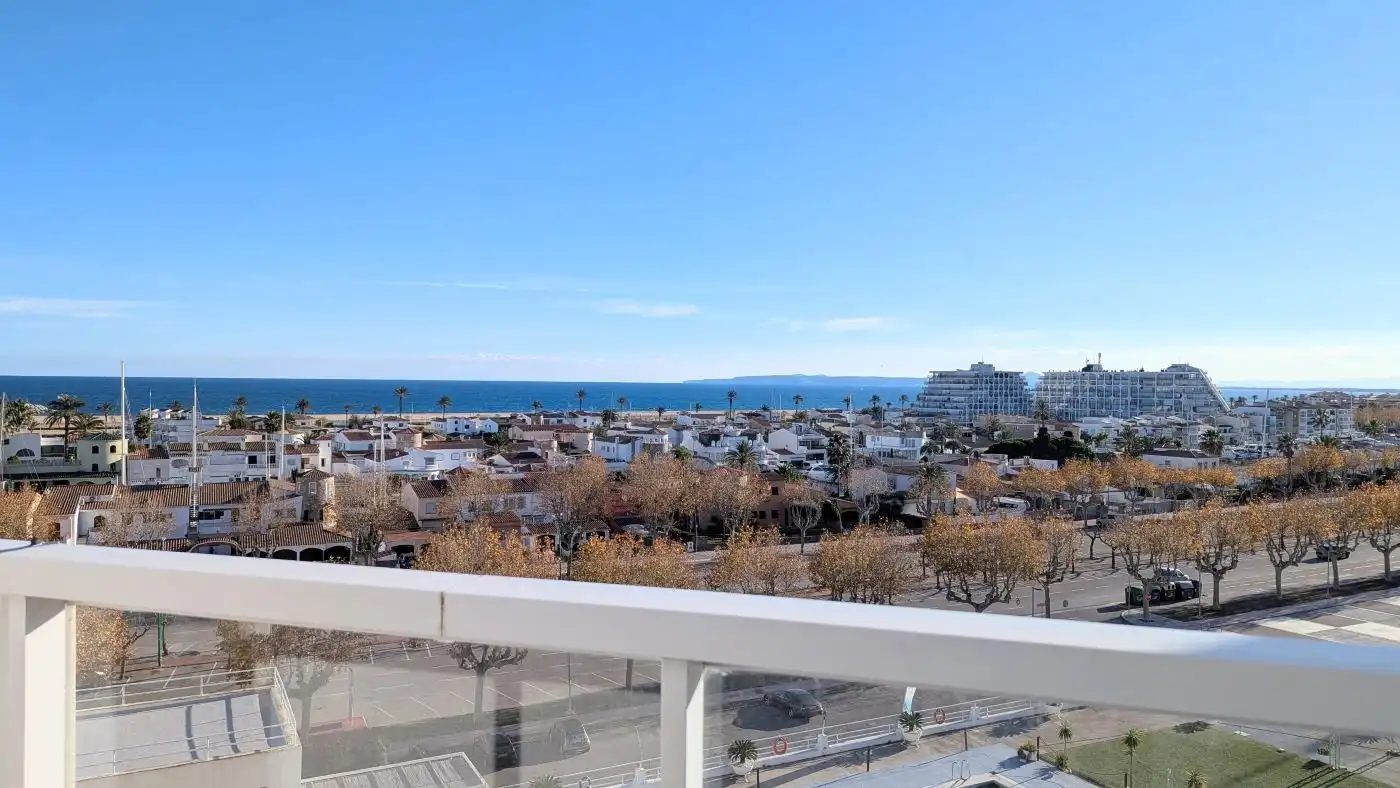 Vista exterior de Ático en venta en Empuriabrava con Aire acondicionado, Calefacción y Terraza