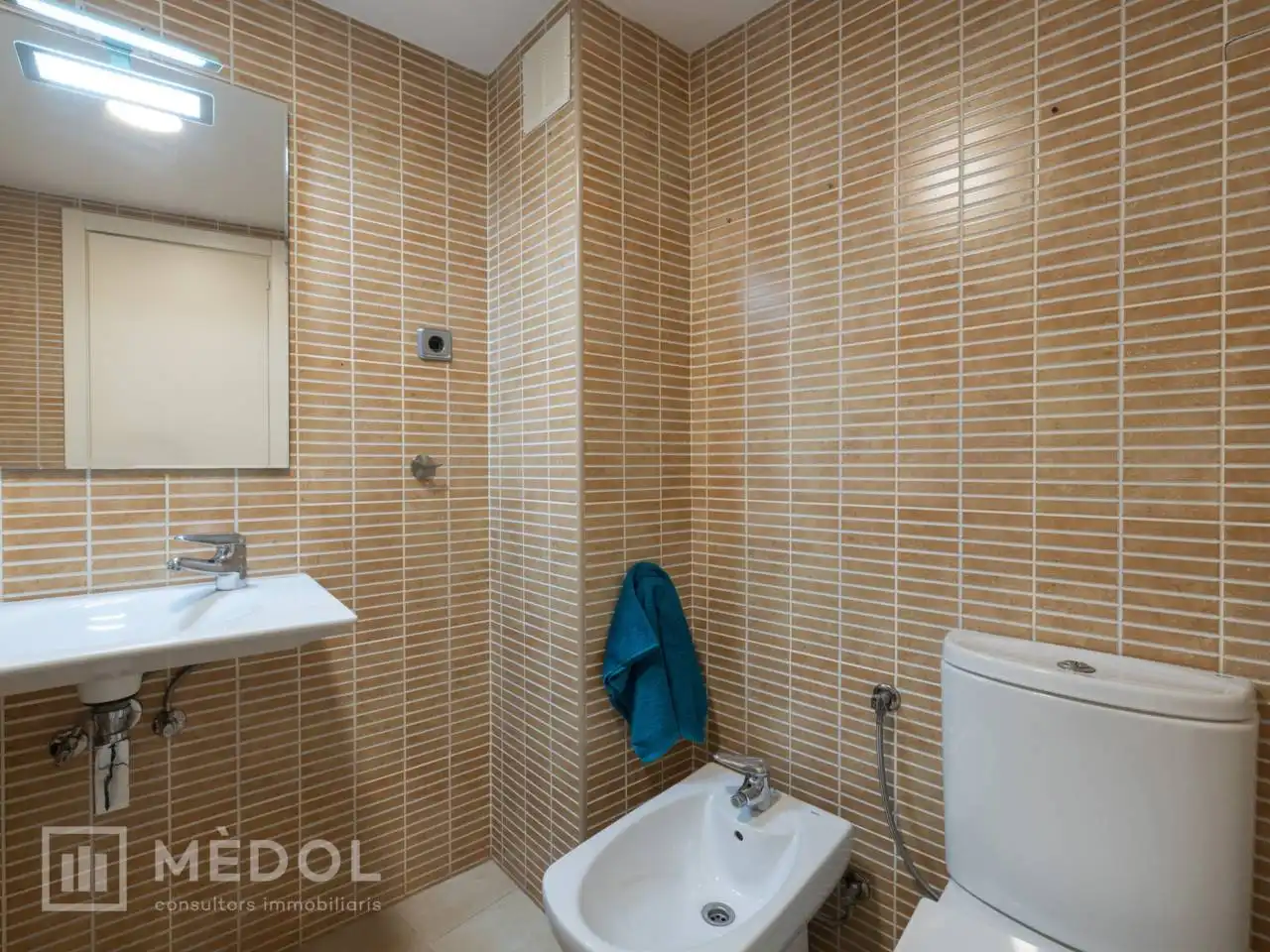 Bathroom of Flat for sale in Reus  with Heating and Parquet flooring