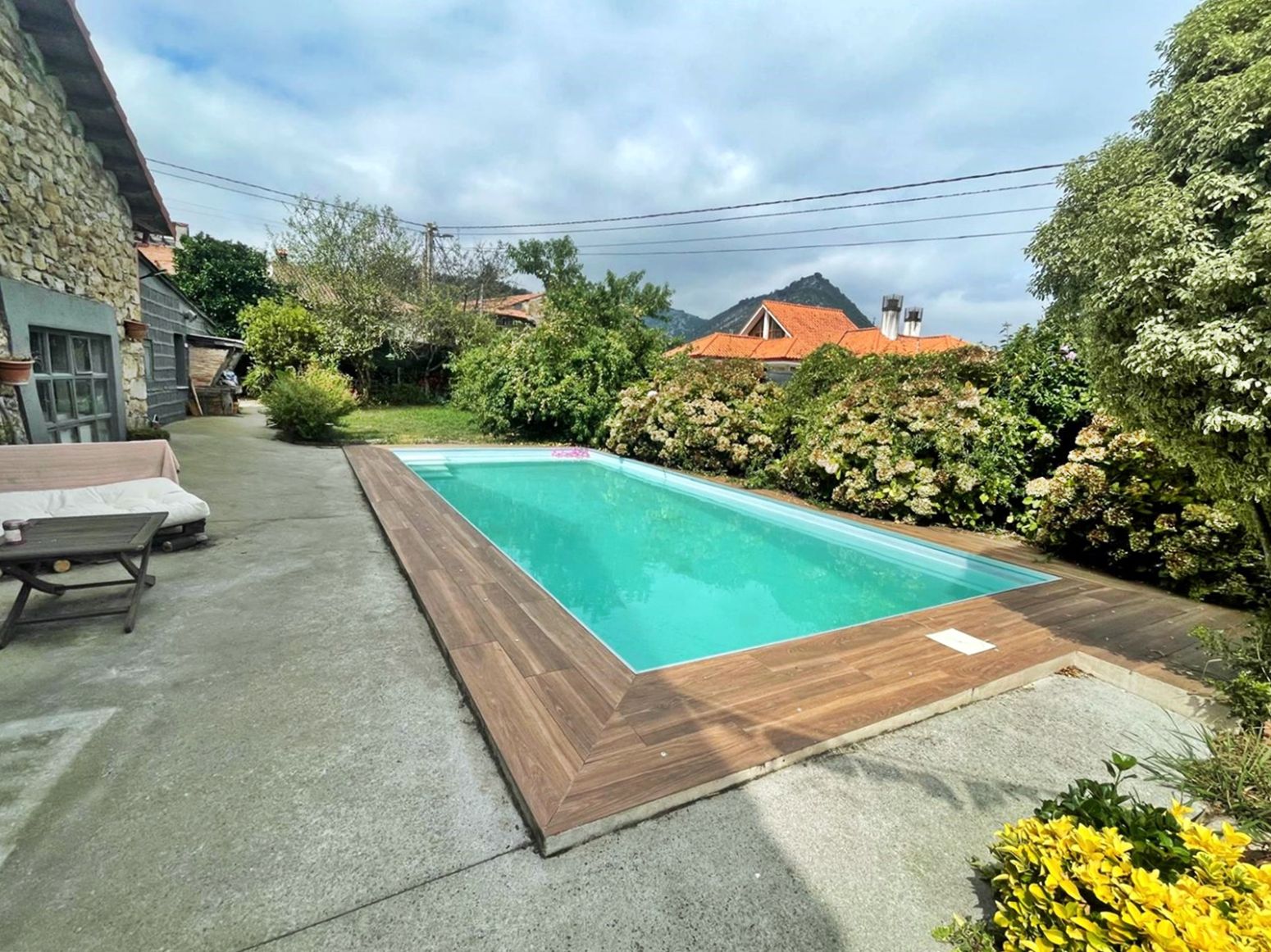 Piscina de Casa o xalet en venda en Puente Viesgo amb Calefacció, Jardí privat i Terrassa