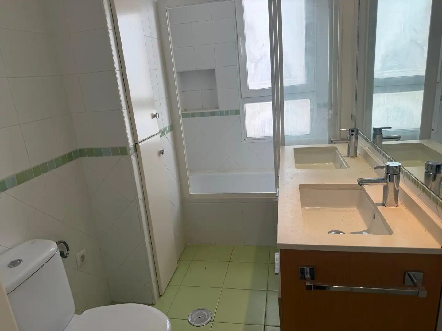 Bathroom of Flat for rent in Cartagena  with Furnished