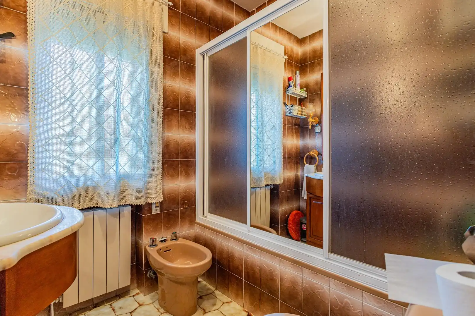 Bany de Casa o xalet en venda en Miraflores de la Sierra amb Calefacció, Jardí privat i Terrassa
