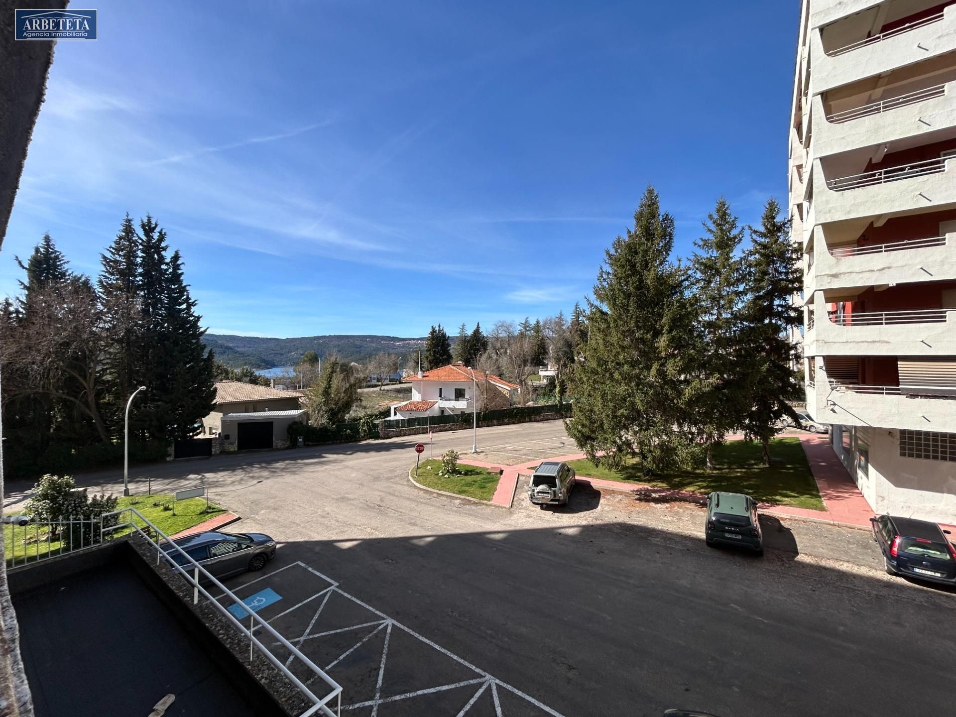 Exterior view of Apartment for sale in Pareja  with Heating, Private garden and Terrace