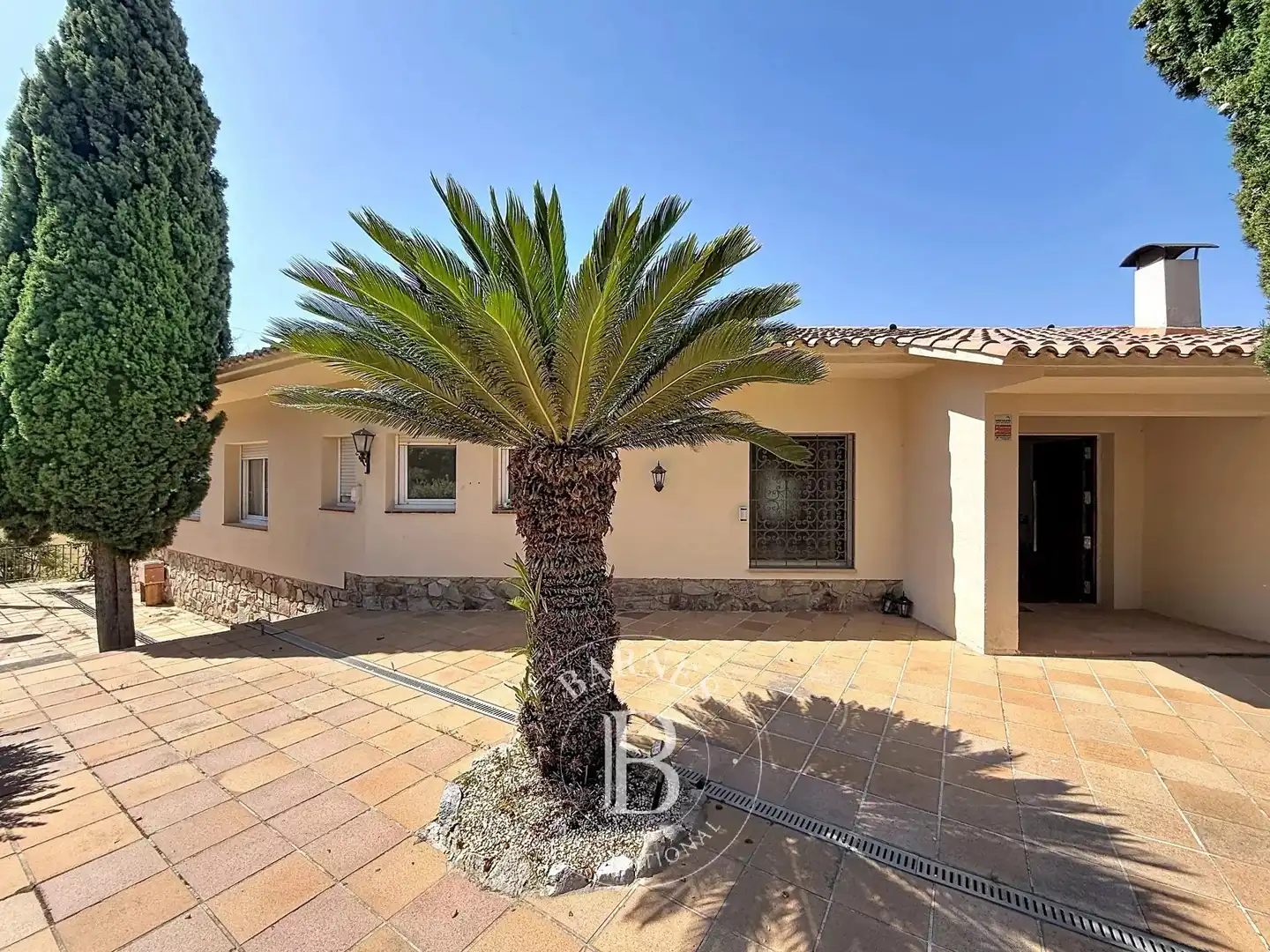 Vista exterior de Casa o xalet en venda en Cabrils amb Aire condicionat, Calefacció i Jardí privat