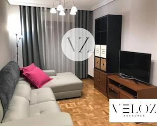 Living room of Flat to rent in Salamanca Capital  with Heating, Parquet flooring and Furnished