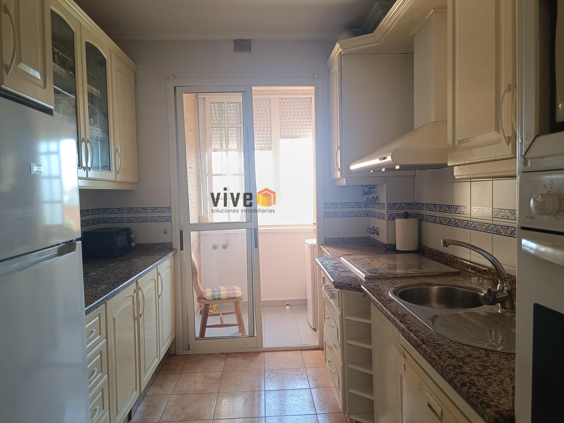 Cuina de Pis en venda en  Sevilla Capital amb Calefacció, Terrassa i Balcó
