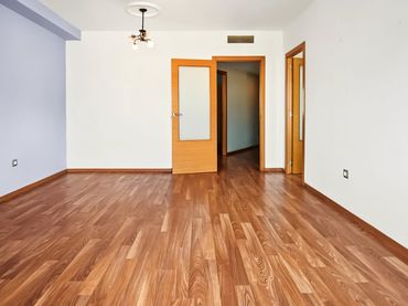 Piso con balcón en venta en Pego