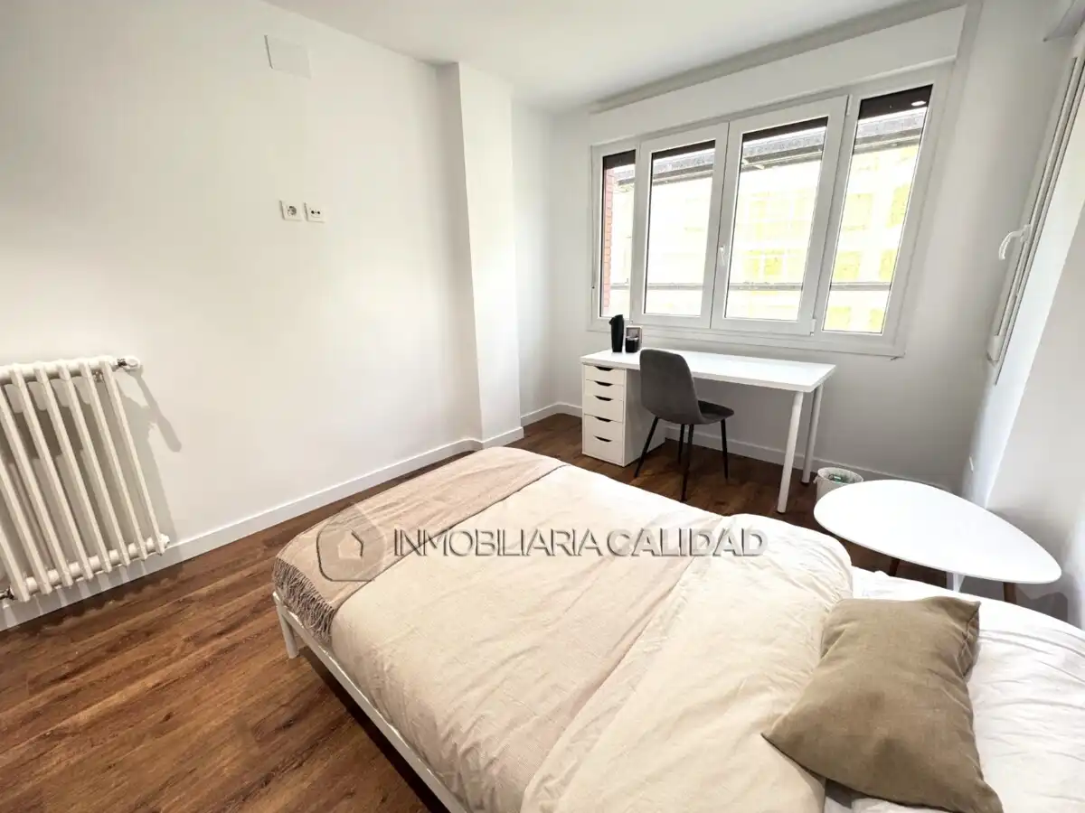 Bedroom of Flat for rent in Burgos  with Heating and Terrace