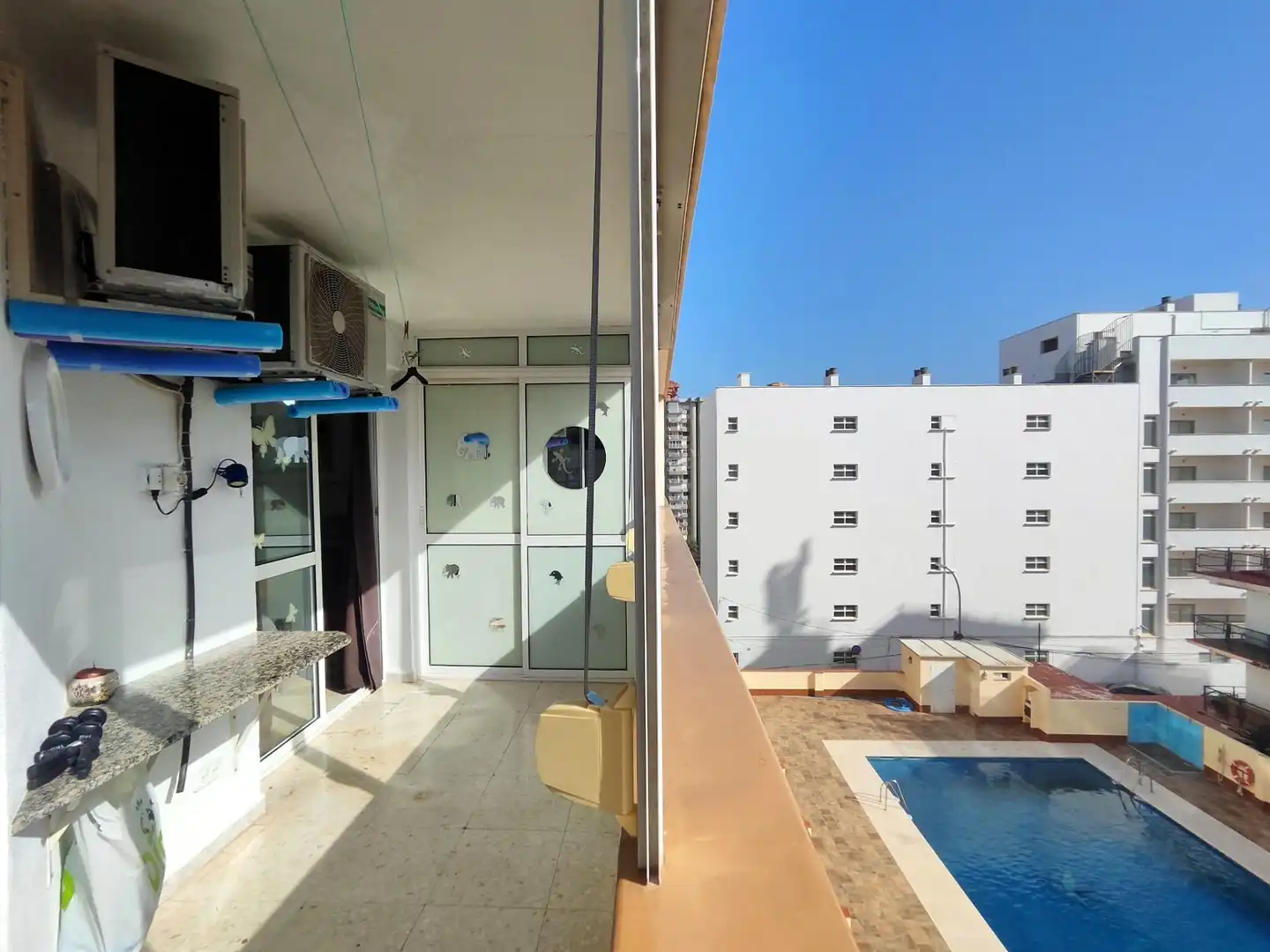 Terrasse von Wohnung zum Verkauf in Torremolinos mit Klimaanlage, Privatgarten und Terrasse