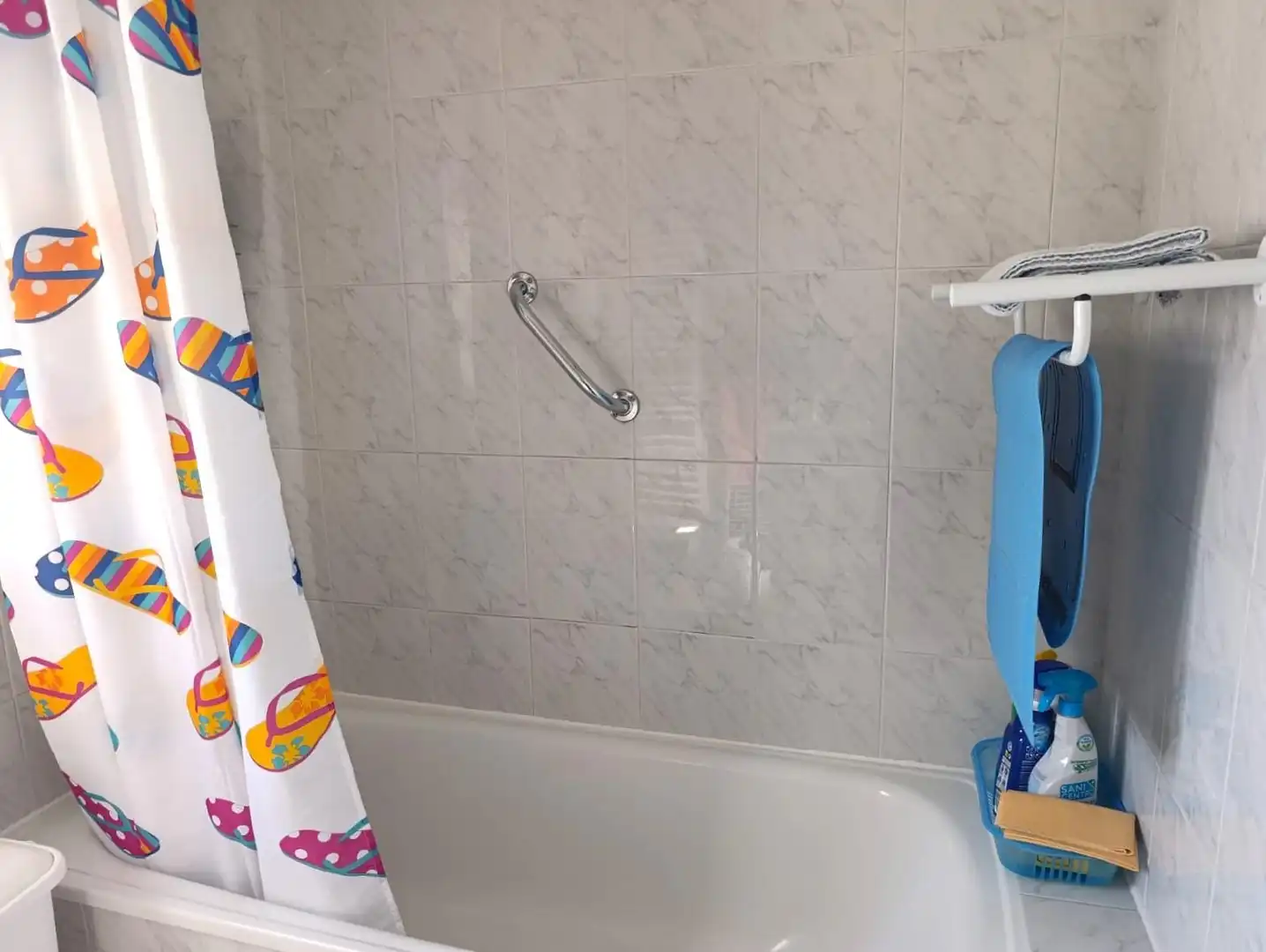 Bathroom of Houses for sale in Chiclana de la Frontera  with Air Conditioner, Heating and Private garden