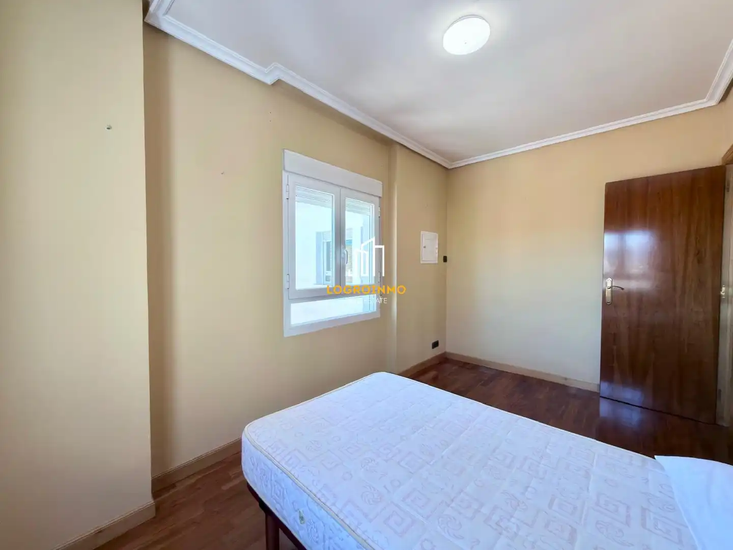 Bedroom of Flat for rent in  Logroño  with Air Conditioner, Heating and Terrace