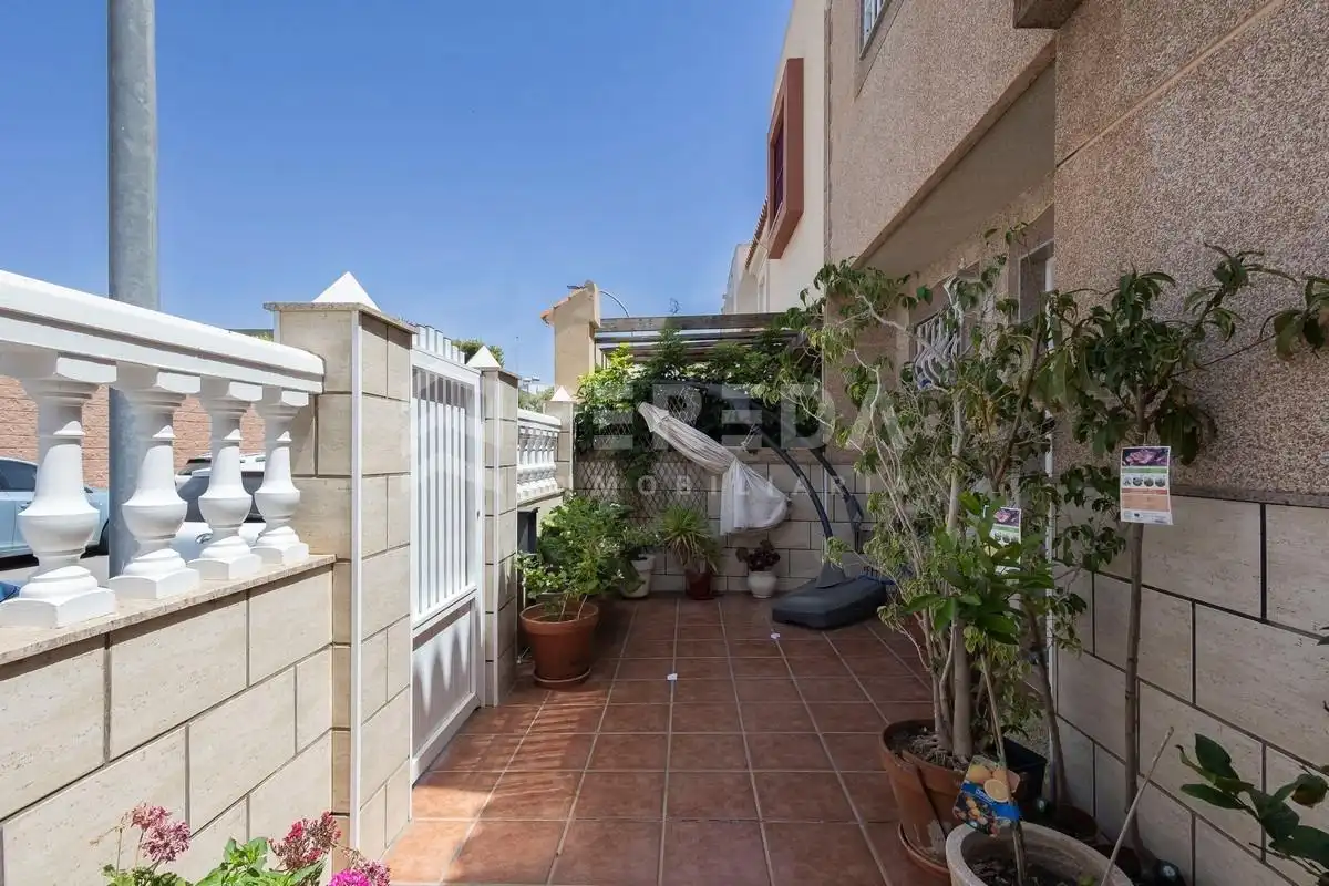 Terraza de Casa o chalet en venta en Roquetas de Mar con Aire acondicionado, Jardín privado y Terraza