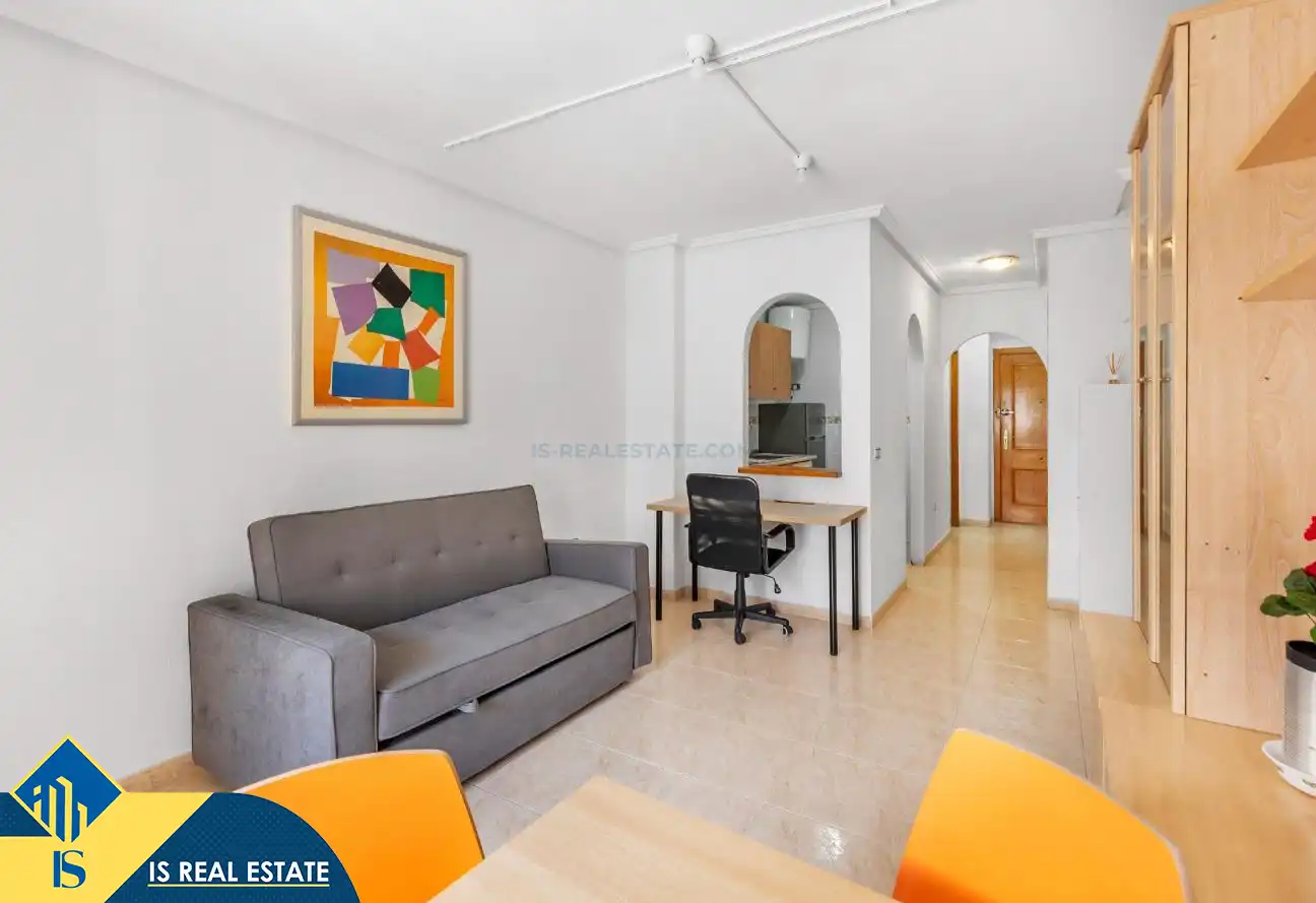 Sala de estar de Estudio en venta en Torrevieja con Calefacción, Terraza y Amueblado