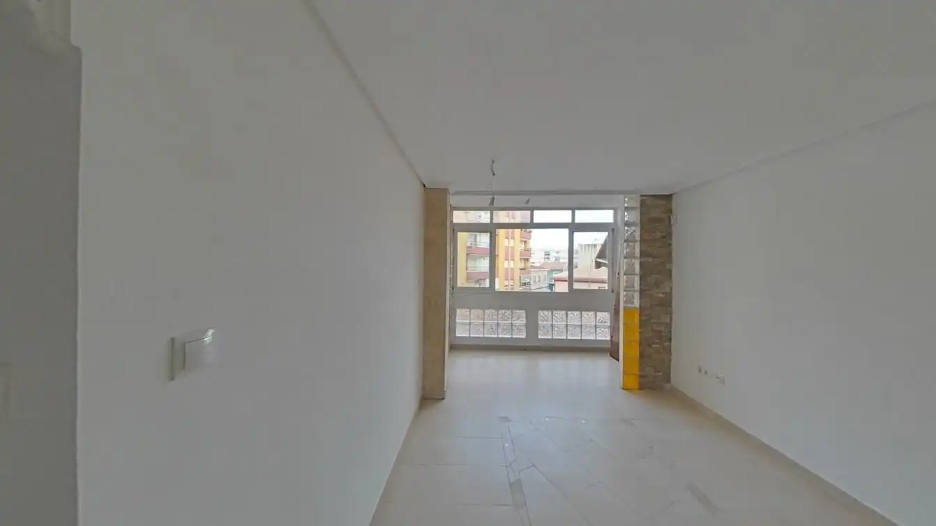 Piso en venta en Plaza De La Comunidad, imagen 3