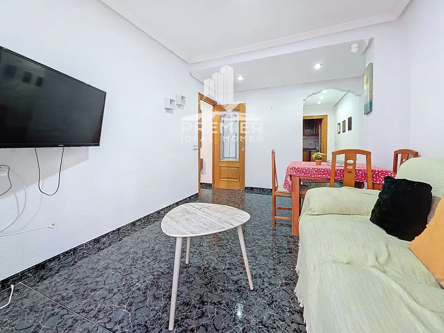 Wohnung zur Miete in Mariana Pineda, Plaza de Toros - Avenida Chapí - Trinquete