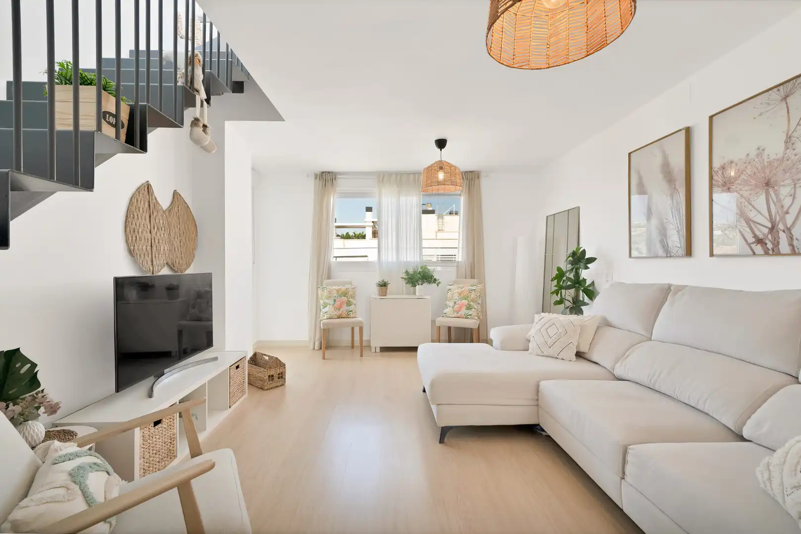 Living room of Attic for sale in Estepona  with Air Conditioner, Terrace and Storage room