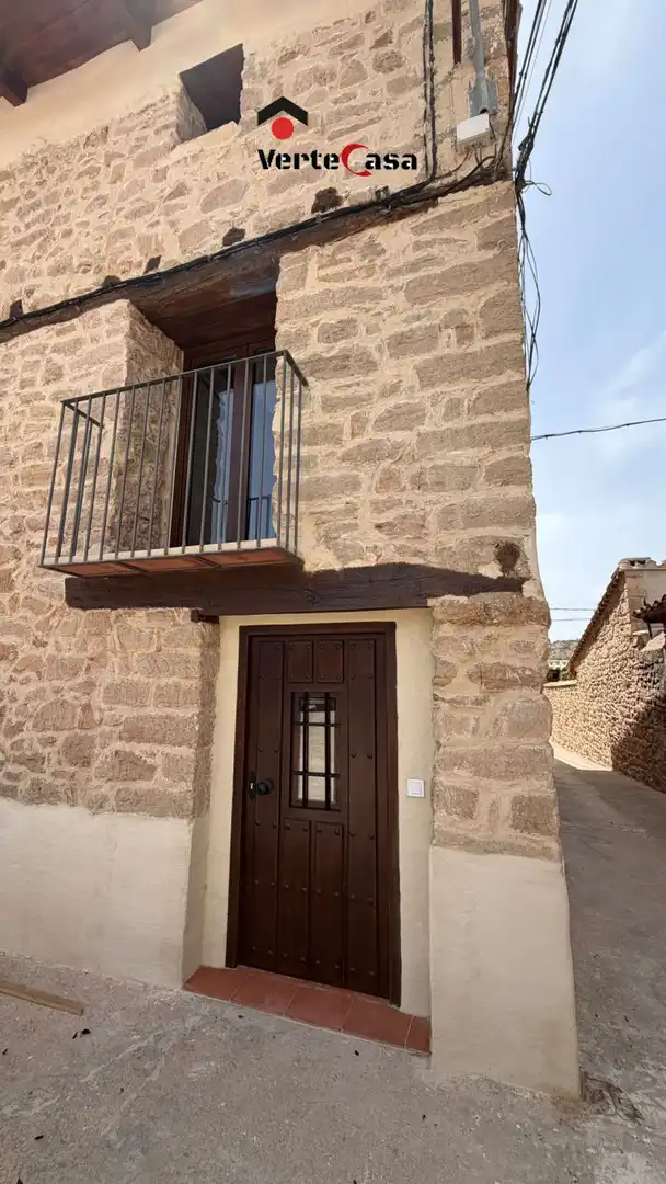 Vista exterior de Casa o xalet en venda en Mora de Rubielos amb Traster i Balcó