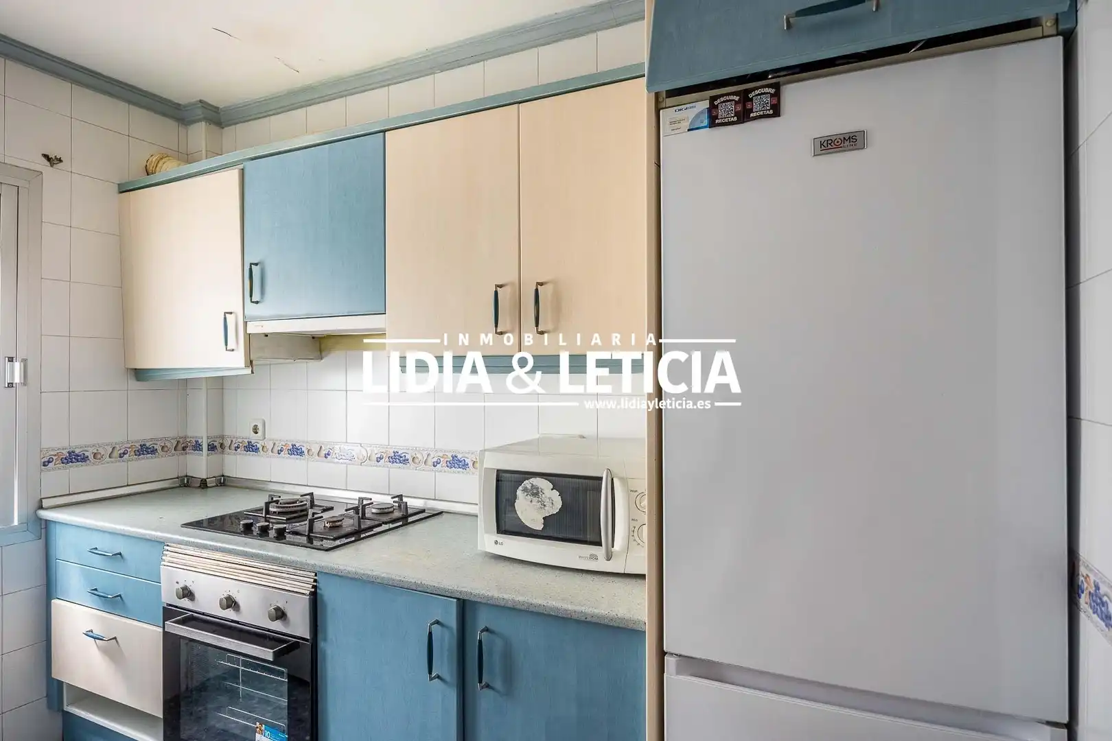 Kitchen of Flat for sale in Alcalá de Guadaira  with Air Conditioner, Terrace and Furnished
