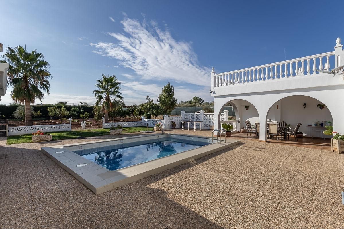 Swimming pool of House or chalet for sale in Moraleda de Zafayona  with Air Conditioner, Heating and Private garden