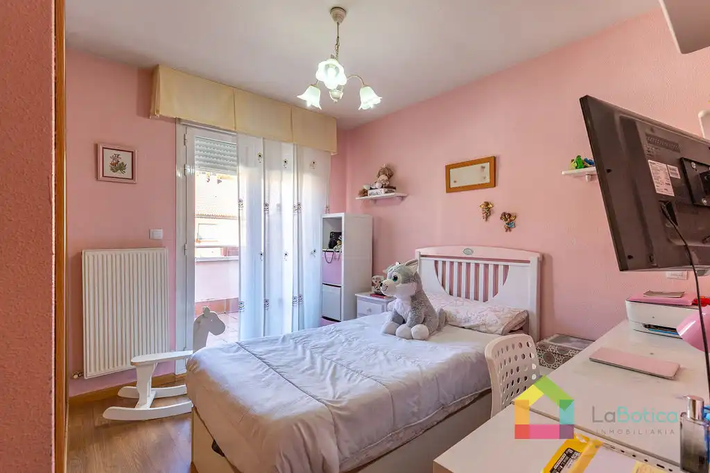 Bedroom of Detached homes for sale in Toledo  with Air Conditioner, Heating and Terrace