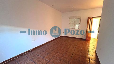 Dúplex amplio en zona residencial por solo 139.900! 4 habitaciones  2 baños  Garaje  2 patios  100m útiles, imagen 3