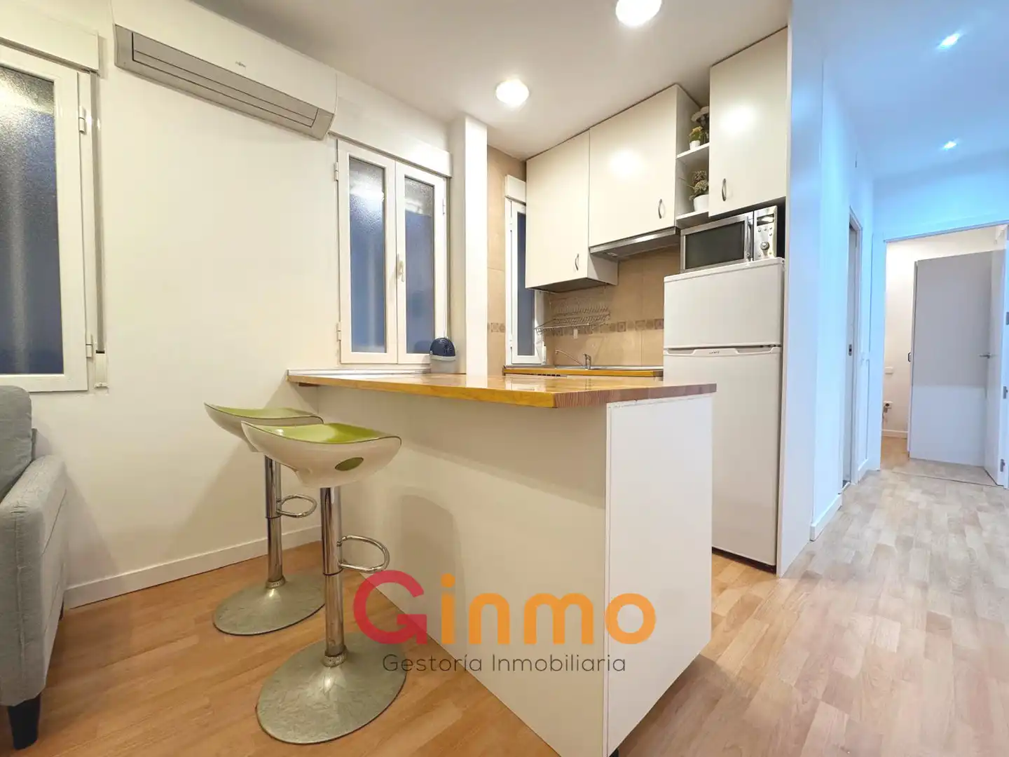 Kitchen of Flat for rent in Madrid  with Air Conditioner, Heating and Parquet flooring