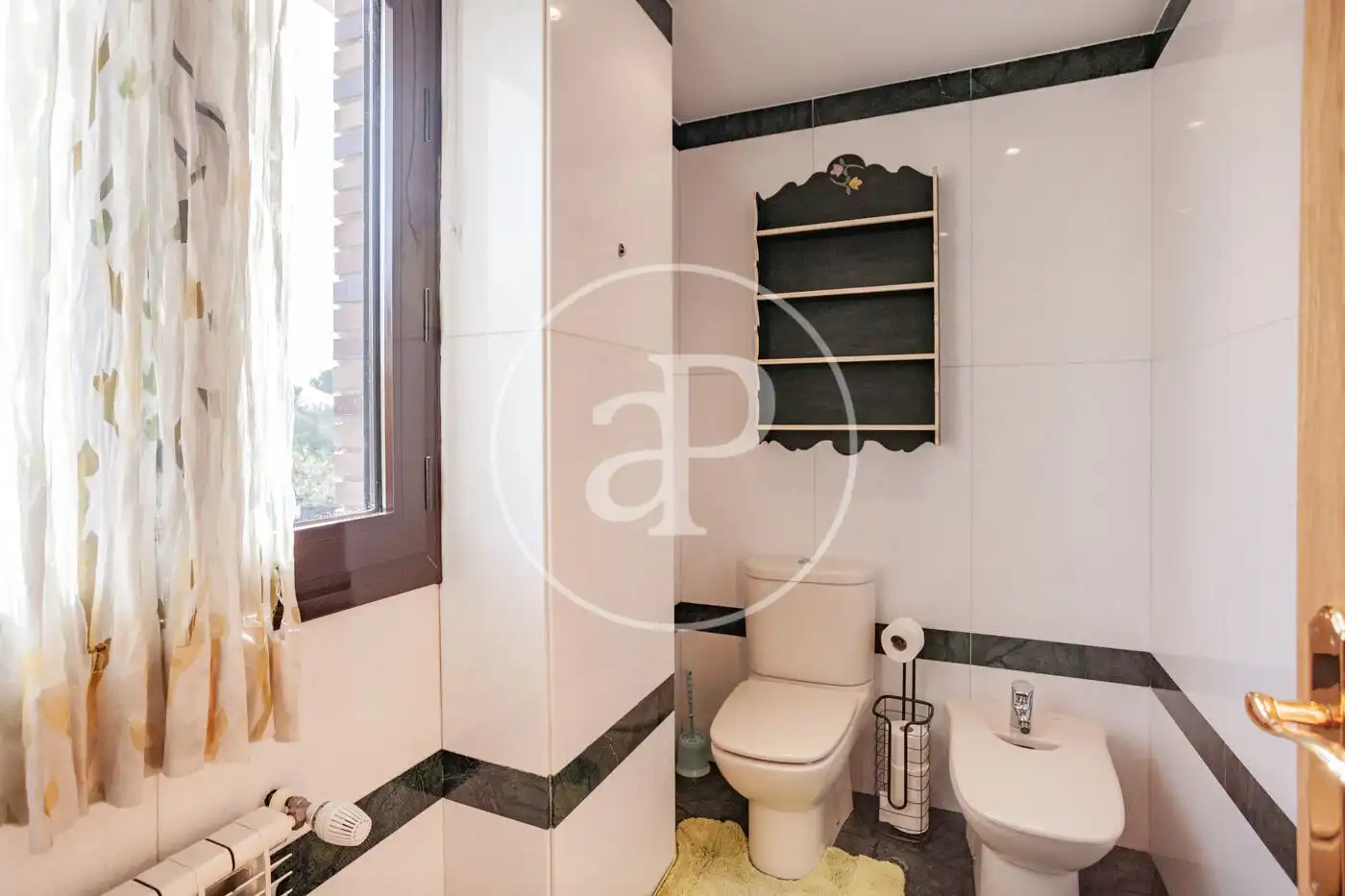 Baño de Casa o chalet en venta en Pozuelo de Alarcón con Aire acondicionado, Calefacción y Jardín privado