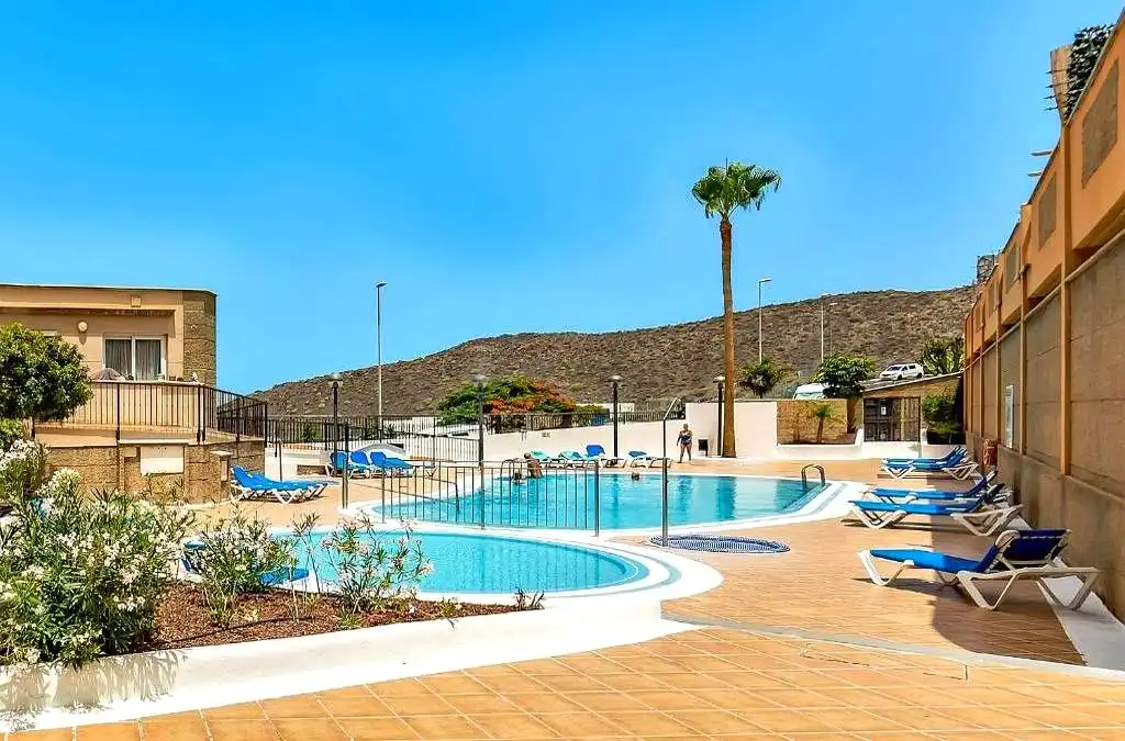 Piscina de Piso de alquiler en Adeje con Terraza, Amueblado y Internet