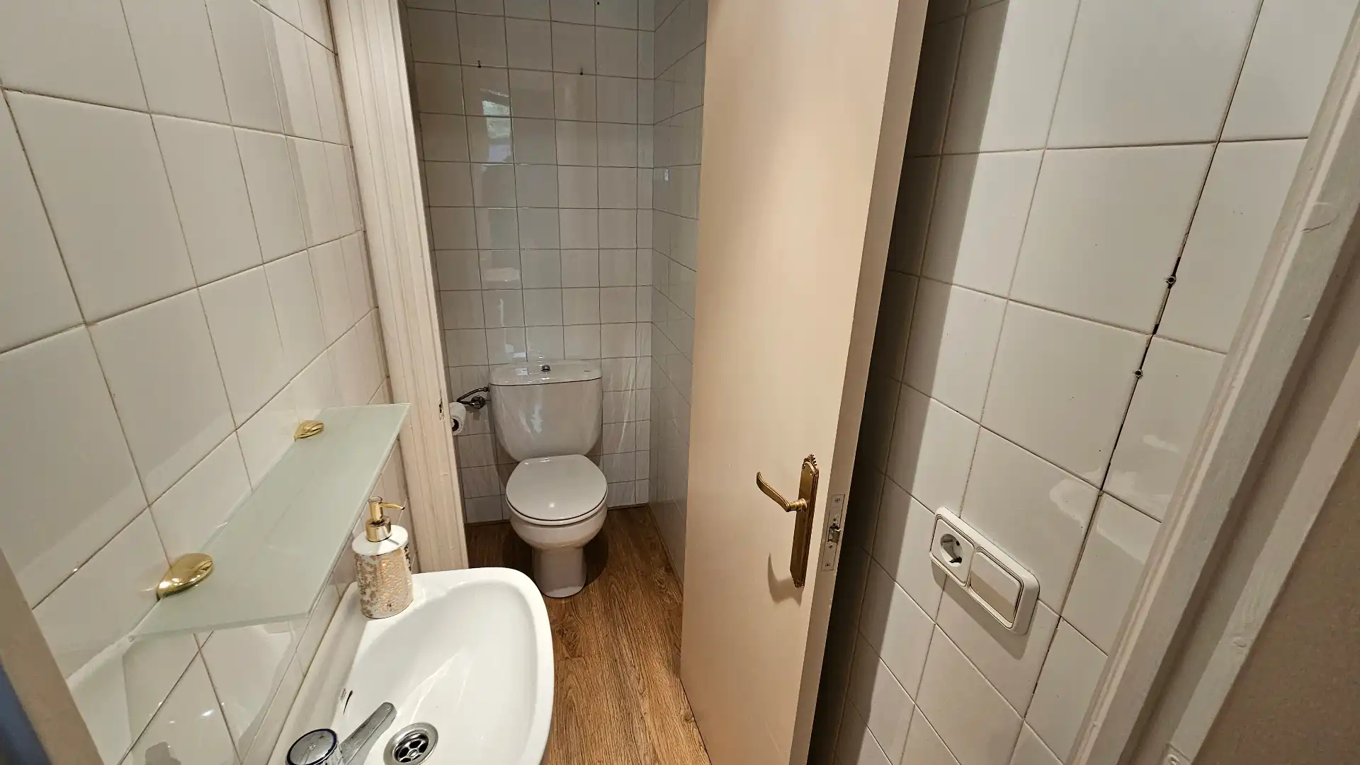 Badezimmer von Geschaftsraum zur Miete in Vitoria - Gasteiz mit Heizung und Parkett