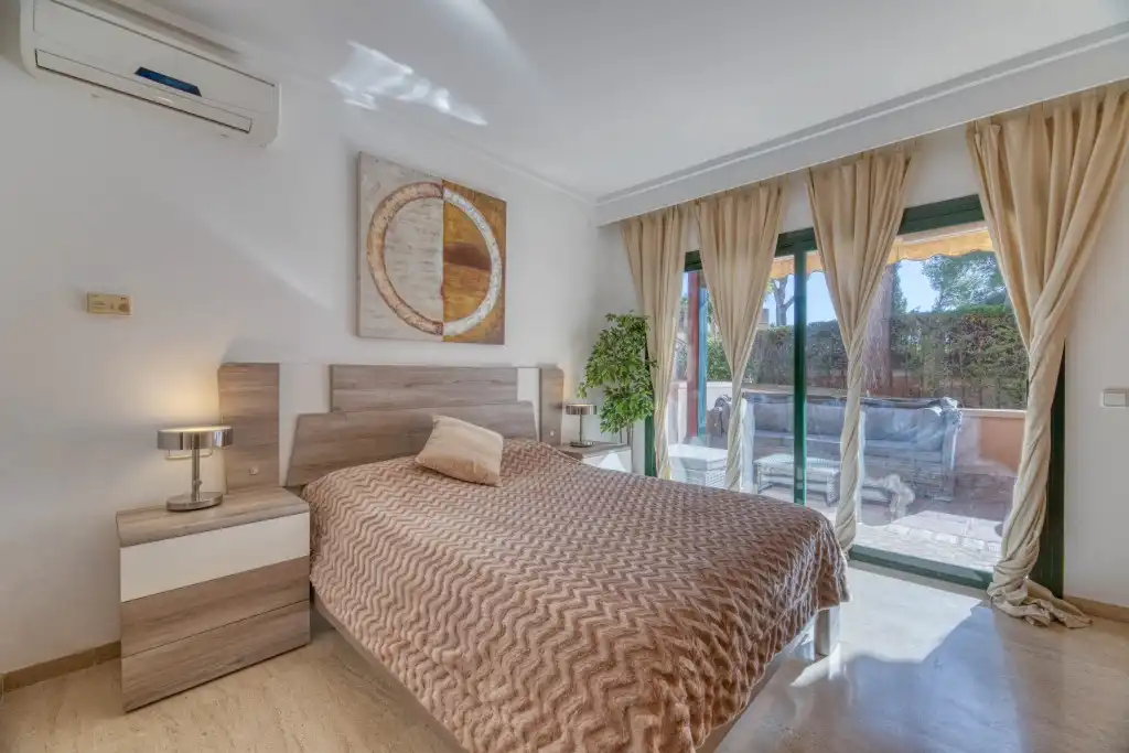 Bedroom of Apartments for sale in Calvià  with Air Conditioner, Private garden and Terrace