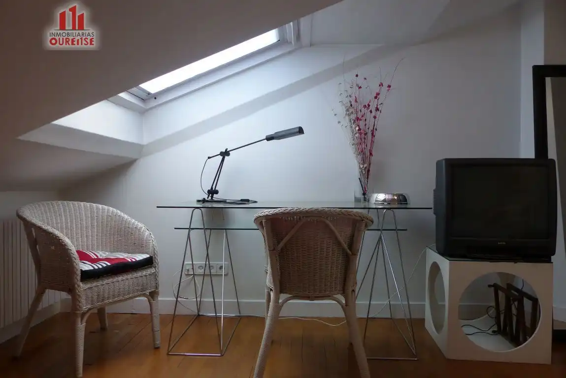 Bedroom of Flat for sale in Ourense Capital   with Air Conditioner, Storage room and Furnished