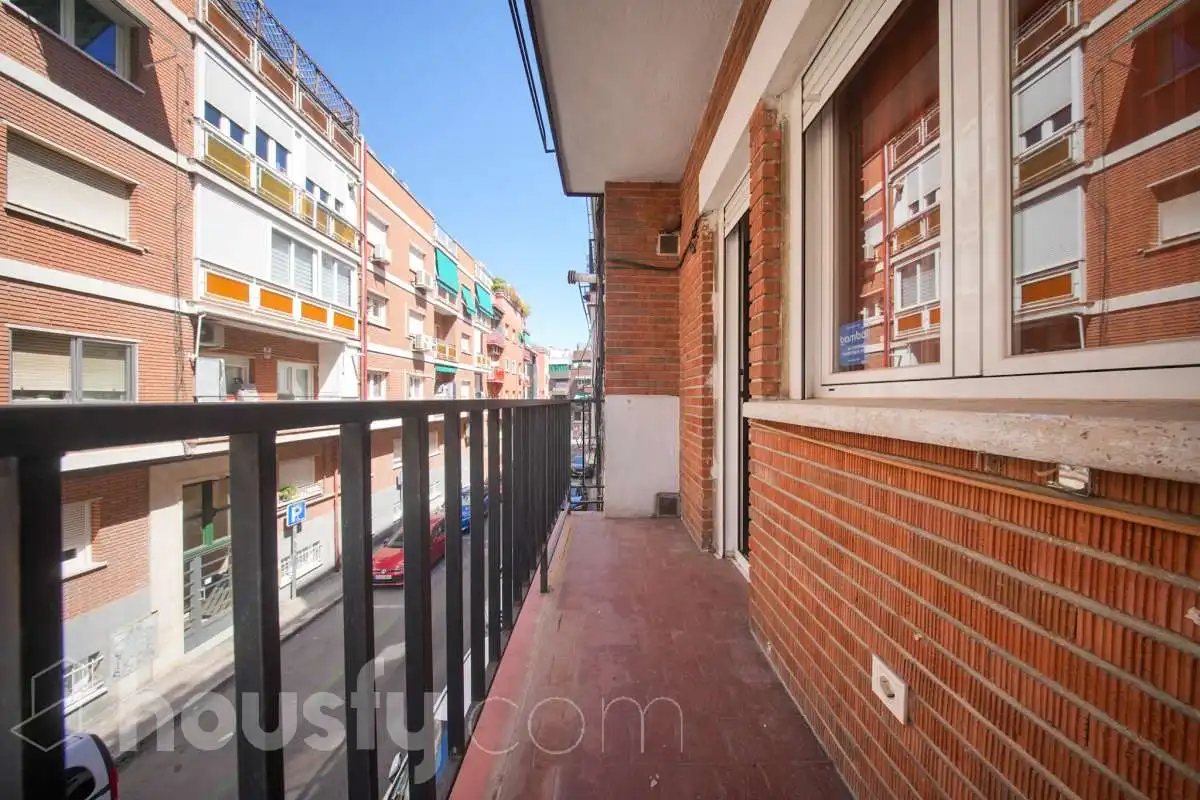 Exterior view of Flat for sale in Madrid  with Terrace, Furnished and Balcony