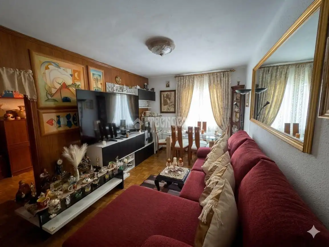 Living room of Flat for sale in  Madrid Capital