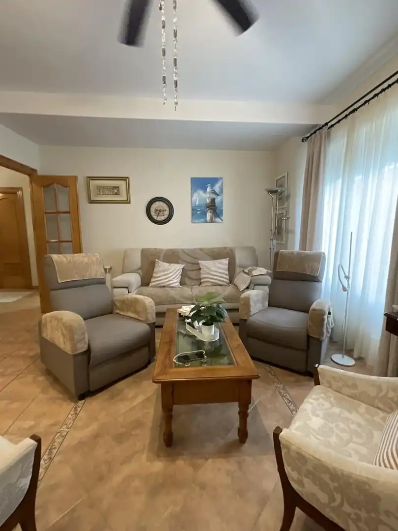 Sala d'estar de Casa o xalet en venda en San Gonzalo