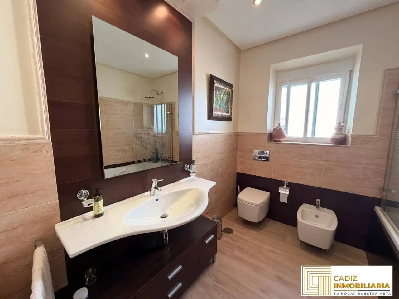 Badezimmer von Wohnung zum Verkauf in Cádiz mit Klimaanlage