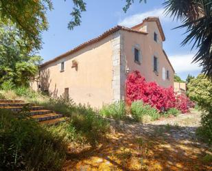 Vista exterior de Finca rústica en venda en Cabrils amb Jardí privat