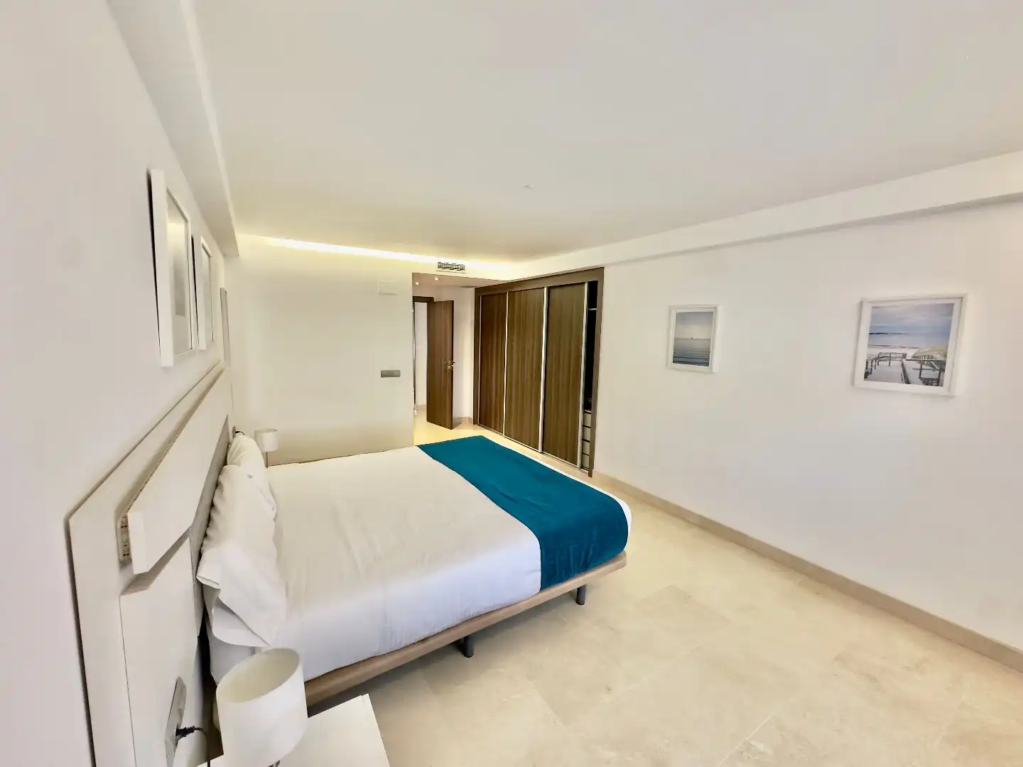 Dormitori de Pis en venda en Marbella amb Aire condicionat i Balcó