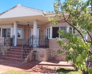 Vista exterior de Casa o xalet en venda en Pepino amb Aire condicionat, Terrassa i Balcó