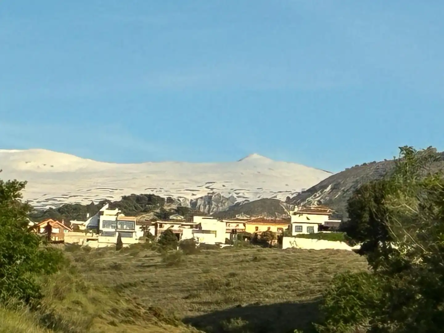 Vista exterior de Casa o xalet en venda en La Zubia amb Aire condicionat, Calefacció i Jardí privat