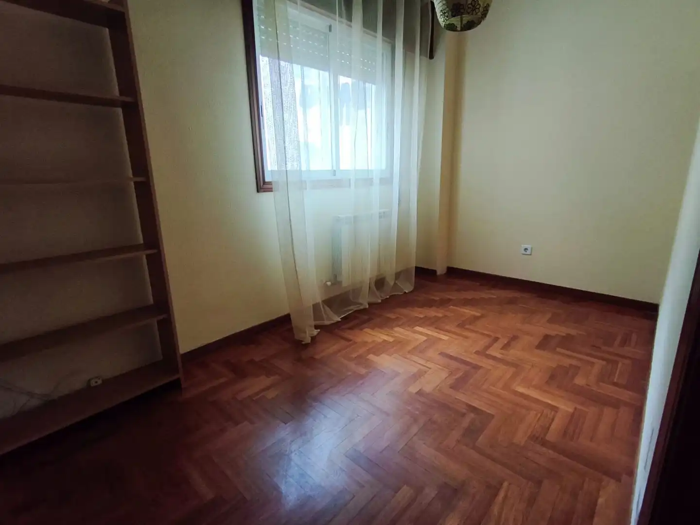 Bedroom of Flat for sale in Laguna de Duero  with Heating, Parquet flooring and Storage room