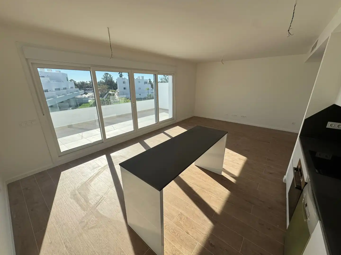 Wohnzimmer von Wohnungen zur Miete in Estepona mit Klimaanlage, Terrasse und Abstellraum