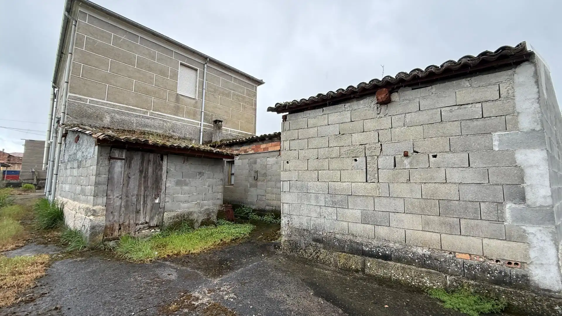 Casa o chalet en venta en Sandiás con Jardín privado, Trastero y Amueblado